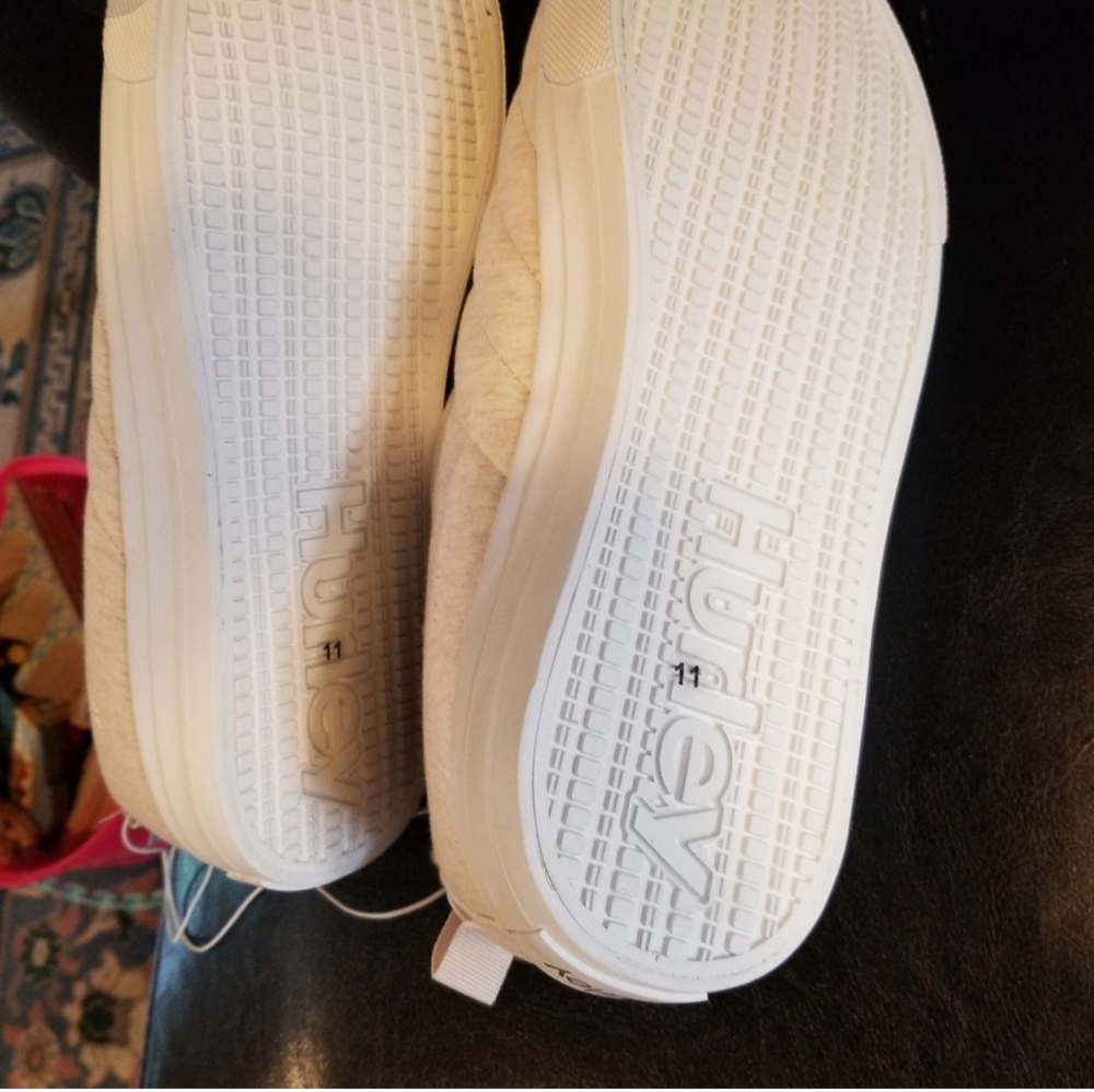 Hurley Ladies' Puff Clog Shoe NIB Size 11 - Picture 2 of 3